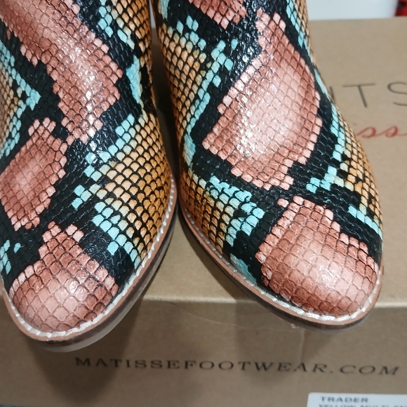 NWB COCONUTS BY MATISSE TRADER SNAKE PRINT BOOTIES, 6M - Picture 5 of 13